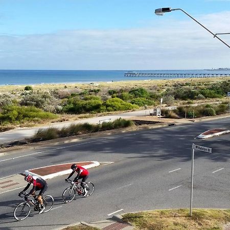 Beachfront Guesthouse Adelaide - Stunning Views Largs Exterior photo