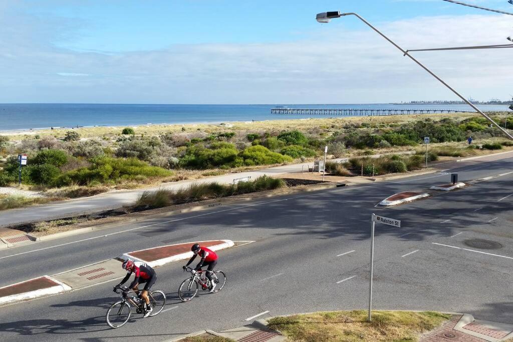 Beachfront Guesthouse Adelaide - Stunning Views Largs Exterior photo