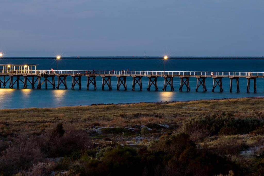 Beachfront Guesthouse Adelaide - Stunning Views Largs Exterior photo