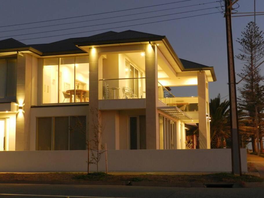 Beachfront Guesthouse Adelaide - Stunning Views Largs Exterior photo